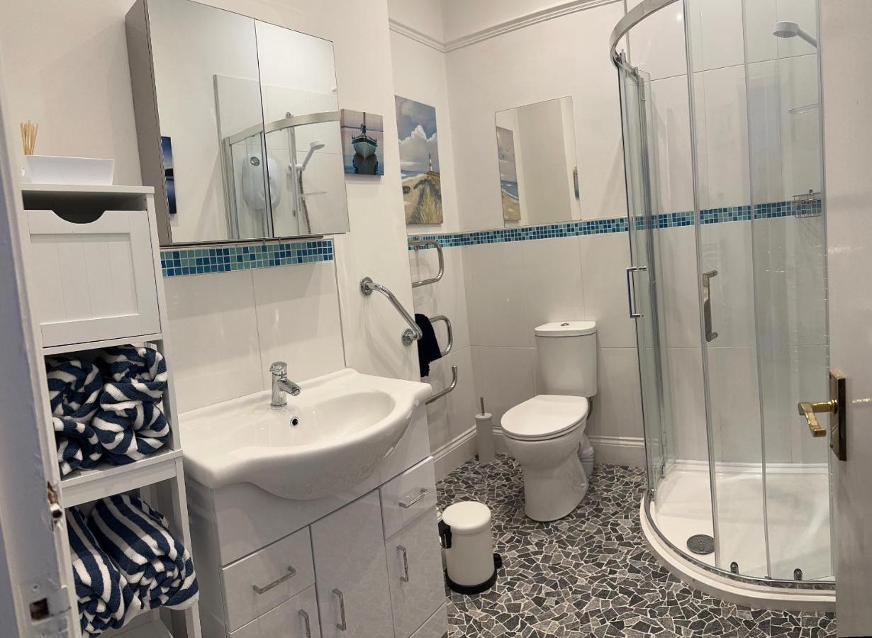 Apartment Self Contained Garden Flat Newly Refurbished *