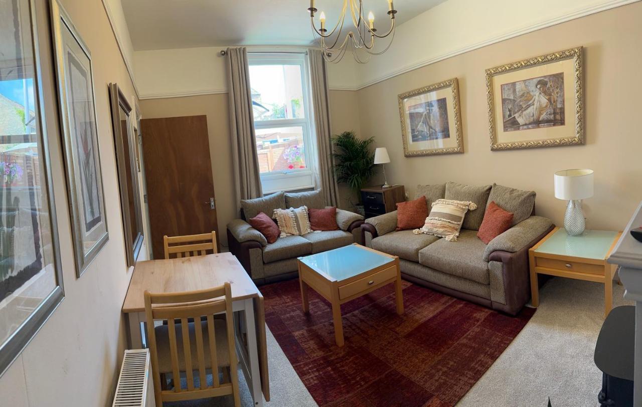 Self Contained Garden Flat Newly Refurbished Apartment *